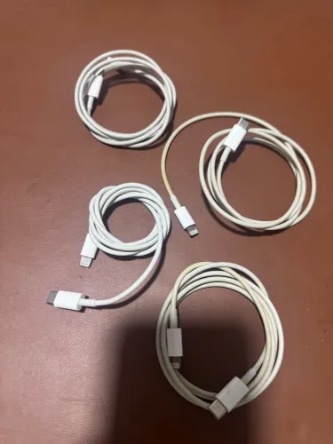 Cabos originais Lightning para iPhone - Usados