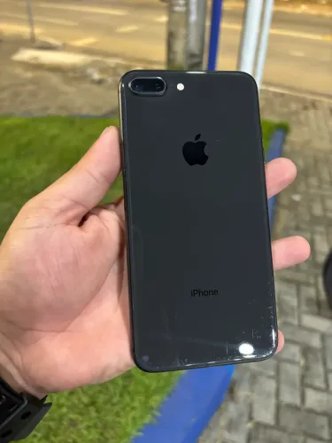 iPhone 8 Plus black 64g confira ! 