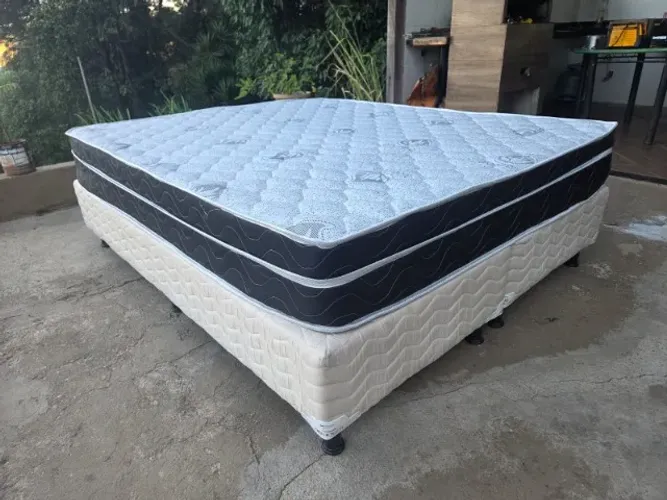 Vendo Cama Queen Completa (Box+Colchão) Molas Ensacadas Ortobom NOVO (Entrego)