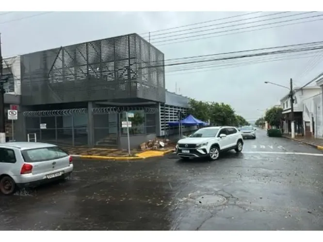 Comercial/Industrial em Leilão - Centro - Auriflama - SP