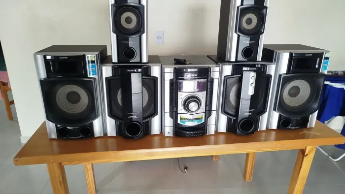 Vendo Mine system da Sony GNX800. funcionando tudo certinho cd em tap .tem USB bluetooth