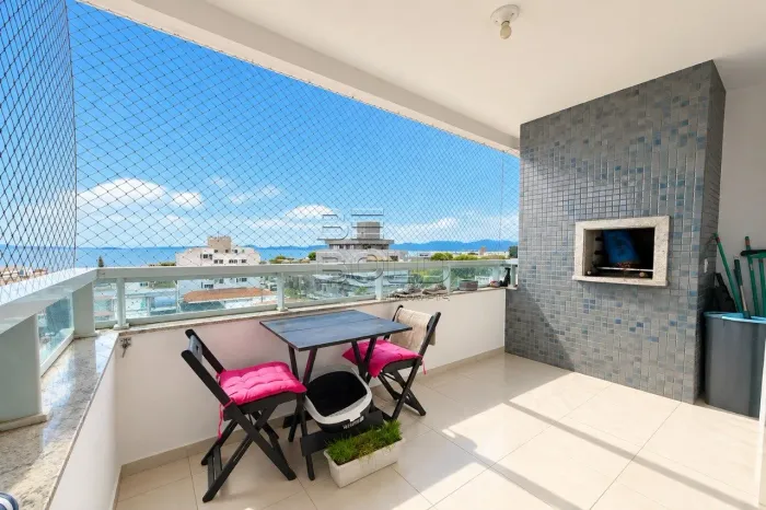 Apartamento 2 dormitórios com vista mar