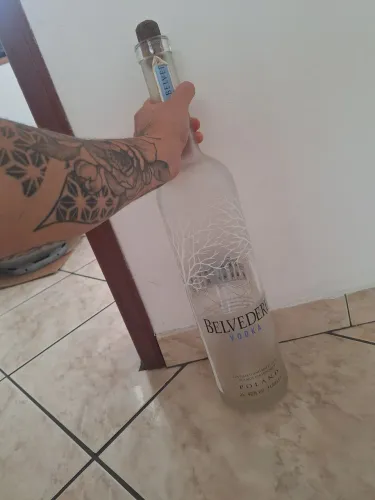Vendo garrafa BELVEDERE 3L 