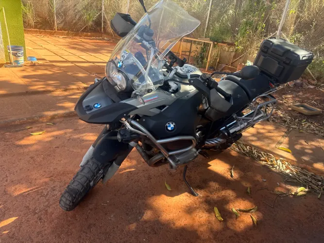 Vende se Gs 1200 segundo dono posso comprovar com documentos