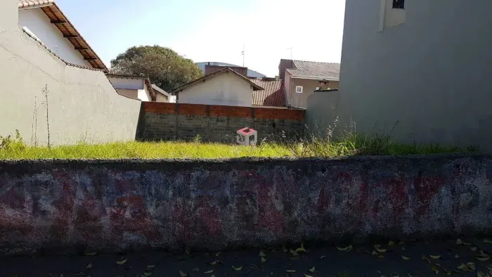 Terreno plano com área de 300m² (12m x 25m) no Parque dos Pássaros em São Bernardo do Camp