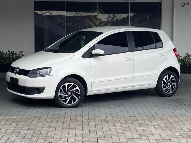 Volkswagen Fox 1.0 MI Total Flex 8V 5P 2014