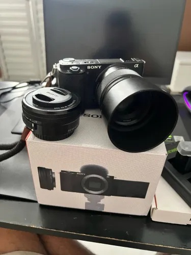 VENDO SONY ZV-E10 + 2 LENTES