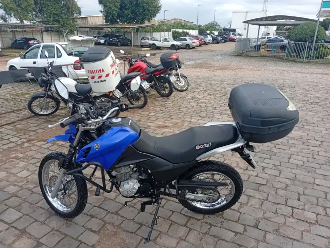 Vendo moto muito conservada