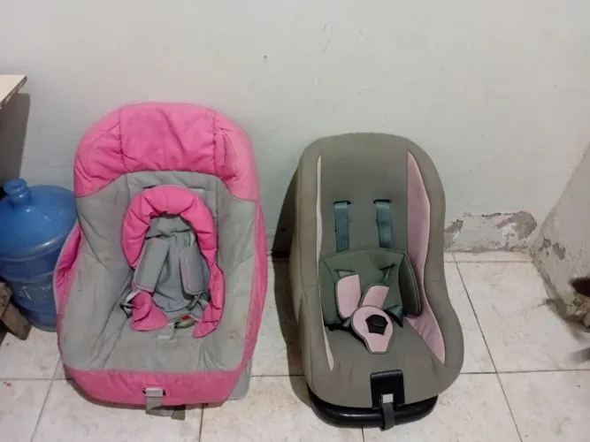 Vende se 2 Cadeirinha de bebe