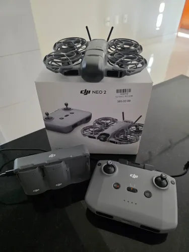 DRONE DJI NEO 2 COM COMBO , com três baterias + controle sem tela sem detalhes novo