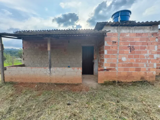 Venda da casa urgente em Mateus Leme 