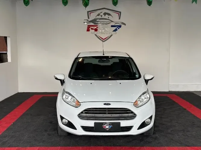 Ford Fiesta 1.6 16V Flex Aut. 5P 2015