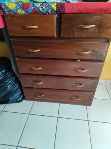 Comoda de madeira