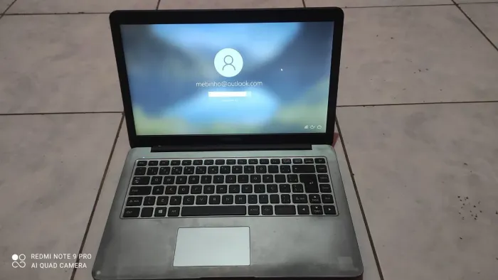 Notebook positivo HD 500Gb com marcas de uso funcionando , aceita troca em um ar
