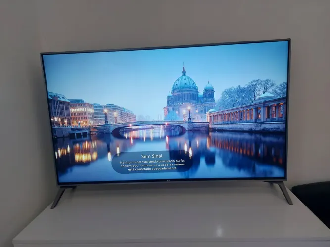 TV 50" LG UHD 4K UJ7500 c/ Controle Magic (Leia Descrição!)