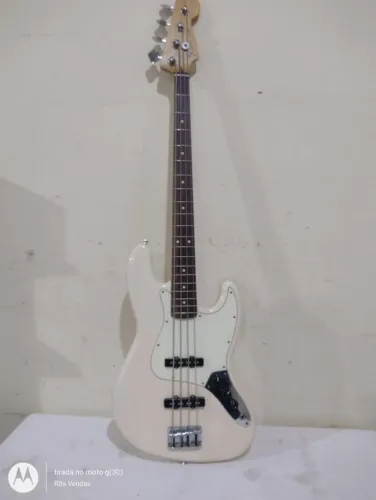 Contra Baixo Fender MX12291297 em ótimo estado