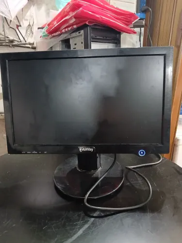 Monitor 14 pol. Itautec funcionando 