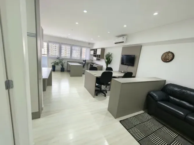Linda Sala Comercial Mobiliada e toda equipada alto padrão no Centro 46m2