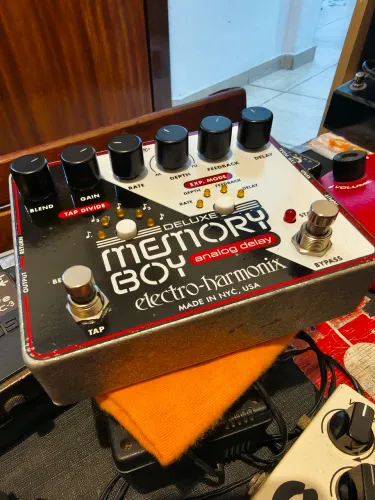 Delay memory boy deluxe electro harmonix