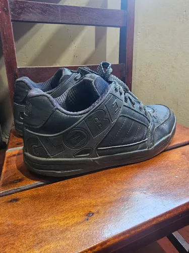 Tênis globe skatista 42