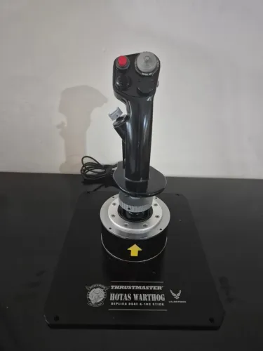 Thrustmaster Warthog ( Sem Throttle )