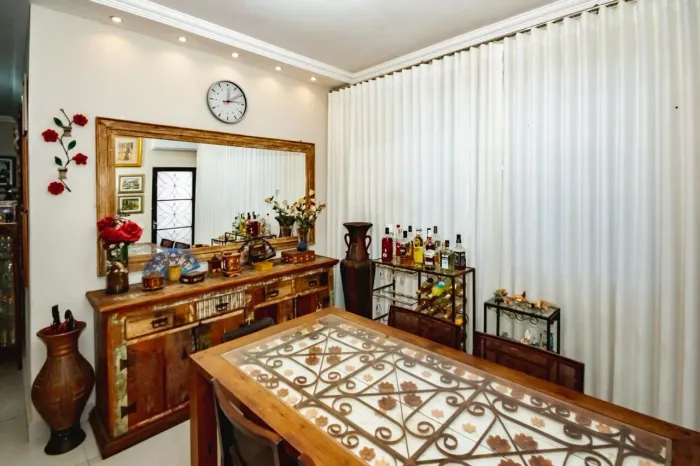 Casa à Venda - Santa Rosa, 4 Quartos, 396 m2