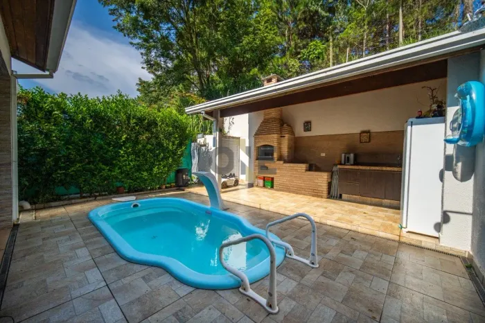 Casa com 3 dormitórios, sendo 1 suíte para venda e locação - Granja Viana - Cotia - SP