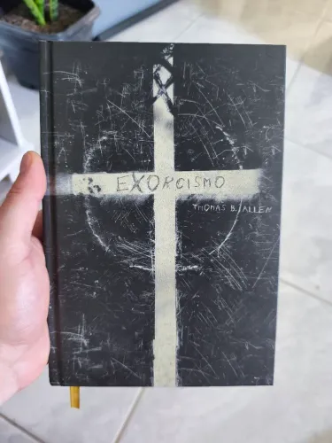 Livro Exorcismo Thomas B. Allen