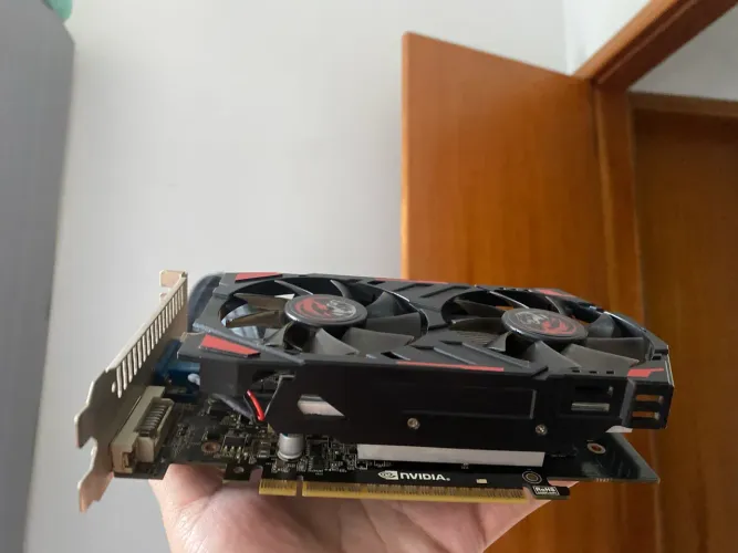 Placa de Vídeo RTX 750 TI 2GB