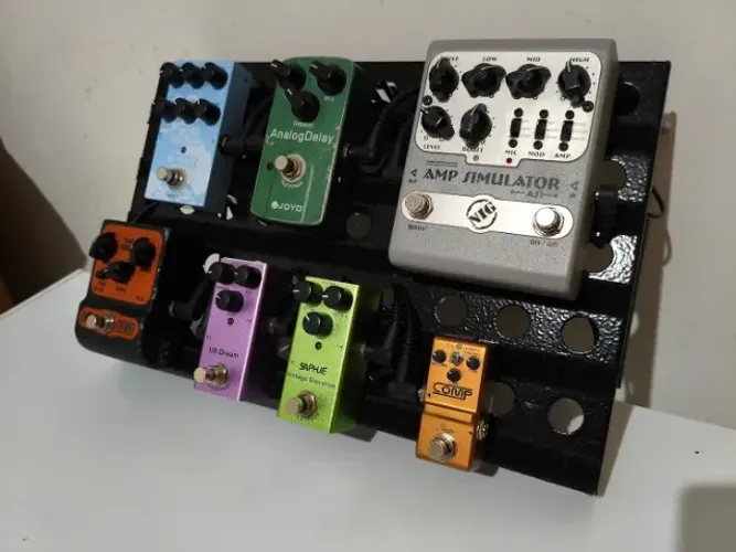 Pedalboard + pedais + fonte + cabos (Vendo ou troco por Valeton GP-200)