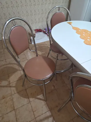 Jogo de Mesa de cozinha + Cadeiras