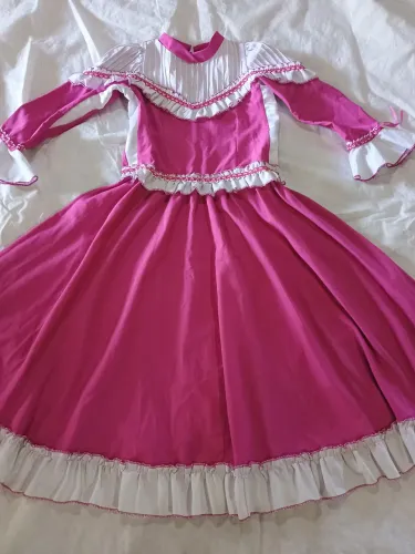 Lindo Vestido de Prenda Rosa - tamanho:12-14