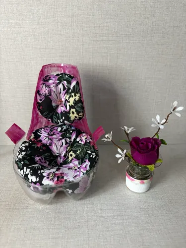 Cadeira e Vaso de Flor Feito a Mão