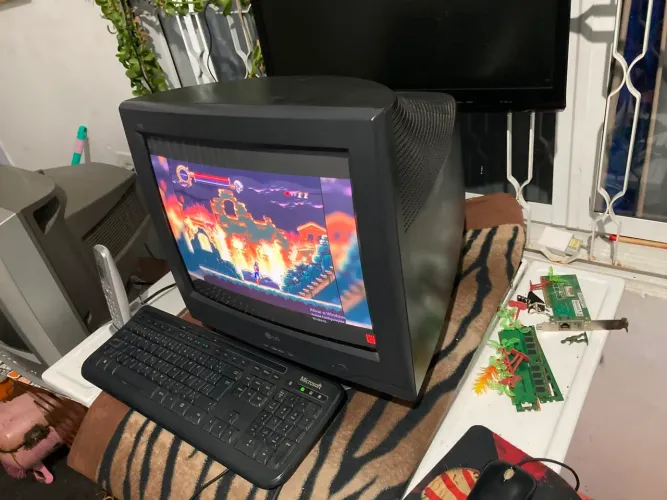 Monitor CRT lg