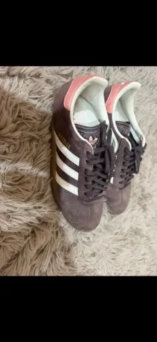 Tênis adidas gazelle 