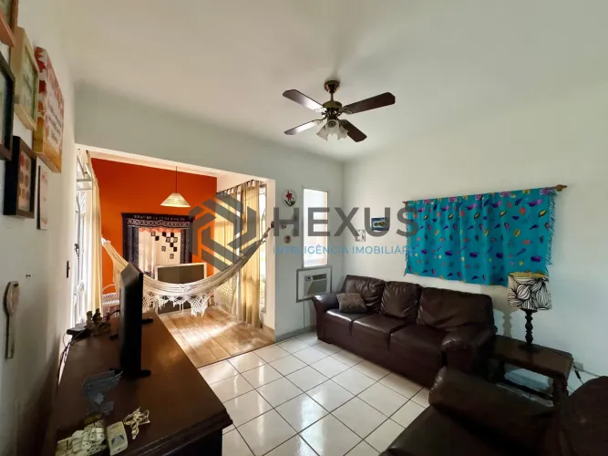 Apartamento com varanda na Praia da Enseada, Guaruja