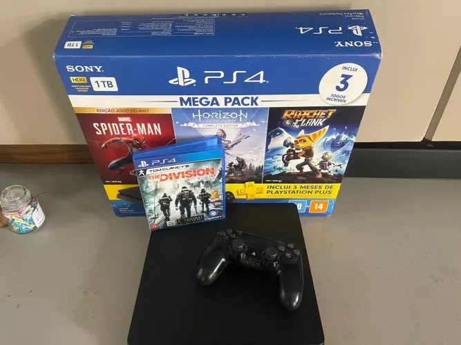 PlayStation 4 slim