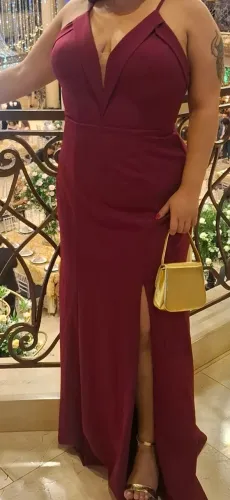 Vestido de festa marsala