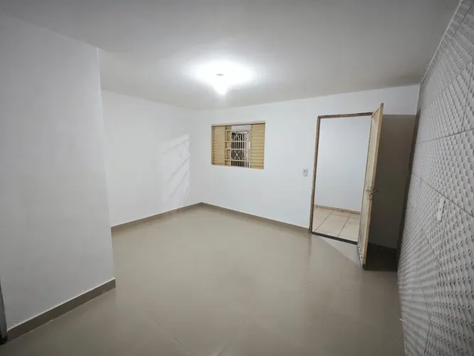 Kitnet 210 sul - 1 cômodo c/ banheiro + cozinha/área de serviço
