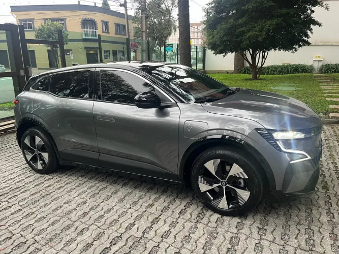 Renault Megane E-tech (elétrico) 2024