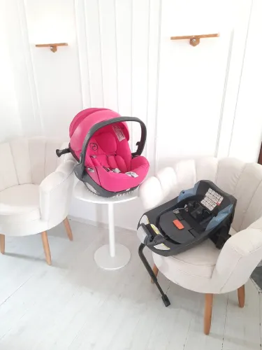 Bebê conforto cybex cloud Q com sensor safe side e base isofix