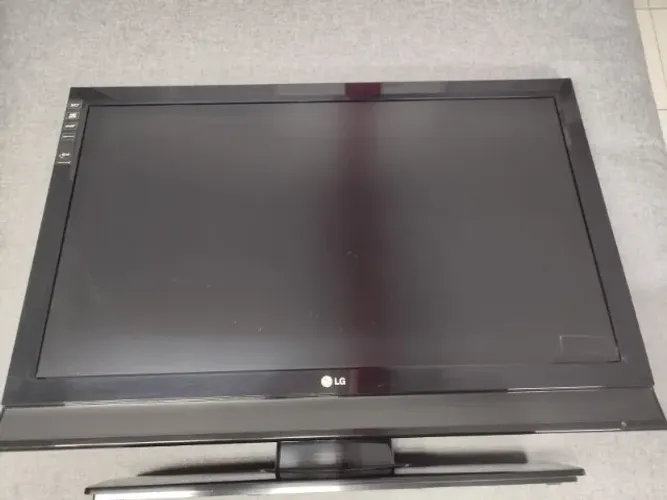 TVs LG 42" e 32" com Tela LCD