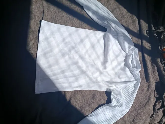 Blusa de gola alta branca