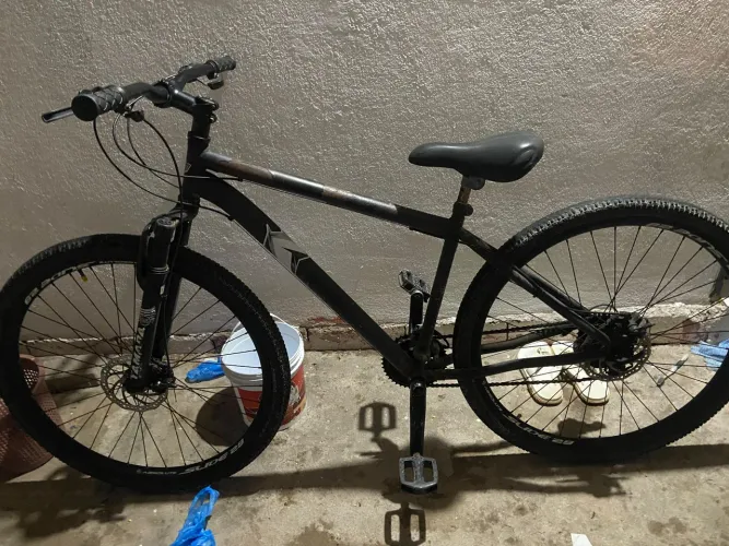 Vendo bicicleta aro 29 precisando de revisão