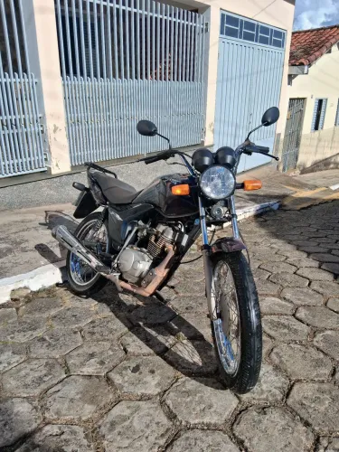 Vendo fan 125 2011 pegar e andar