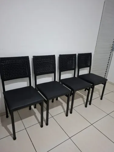 Conjunto quatro cadeiras