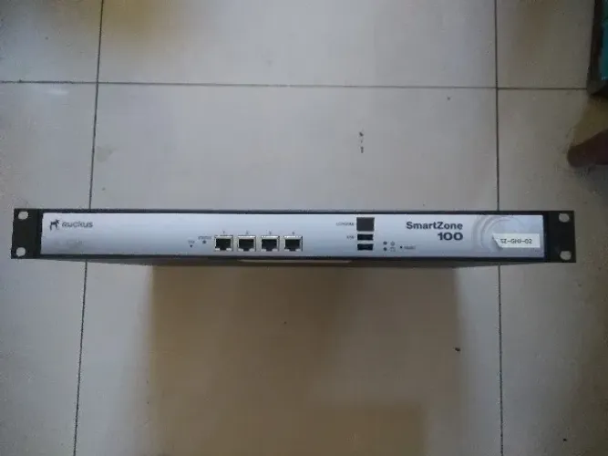 Controladora Ruckus Smartzone 100 (Usado)