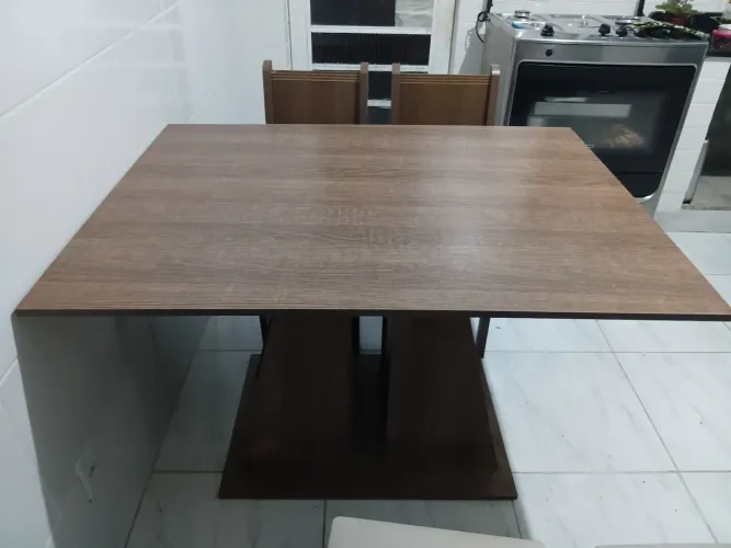 Mesa 4 cadeira, usada ótimo estado
