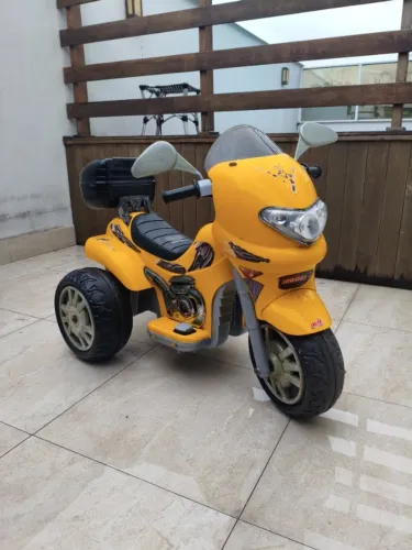 Mini moto elétrica infantil