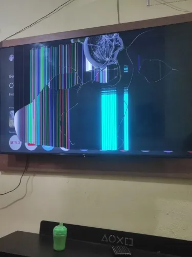 TV TCL 55" P755 4K Google TV - Liga, Som Funcionando - Tela Quebrada (Leia a Descrição)